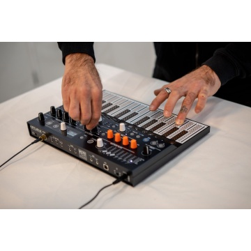 Arturia MicroFreak - Sintetizator Hibrid - Img 12