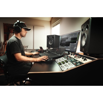 Universal Audio Apollo x4 Gen 2 Analog Classics Pro pt. Mac - Interfata audio Thunderbolt - Img 9