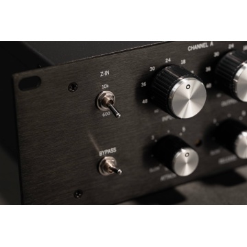 Warm Audio WA76-D2 - Compresor studio cu doua canale - Img 8