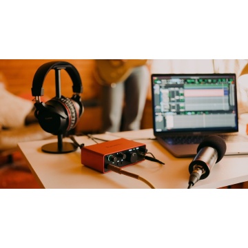 Focusrite Scarlett Solo Studio Pack 4th Gen - Pachet Home Studio - Img 14