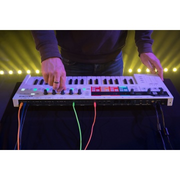 Arturia KeyStep Pro - Claviatura MIDI - Img 9