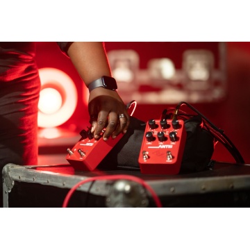 Universal Audio UAFX ANTI 1992 High Gain Amp - Pedala emulare amp - Img 15