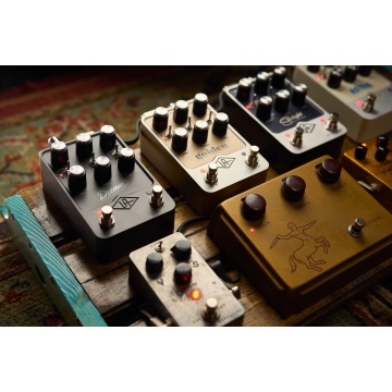 Universal Audio UAFX Dream 65 Reverb Amplifier - Pedala emulare amp - Img 13