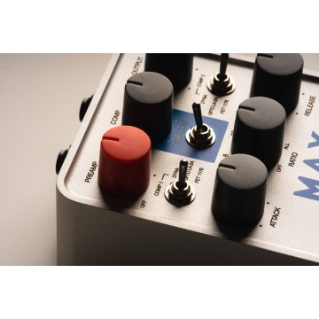 Universal Audio UAFX MAX Preamp & Dual Compressor - Pedala preamp si compresor - Img 11