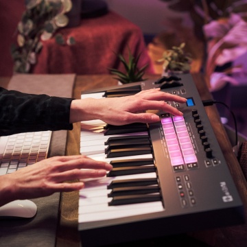 Novation FLkey Mini - Controller MIDI pentru FLStudio - Img 10