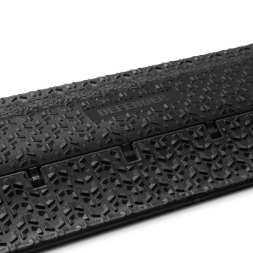 Adam Hall Defender MICRO 2 BLK - Trecere cabluri - Img 7