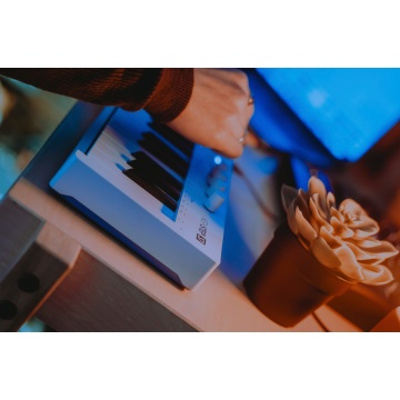 Arturia KeyStep 37 mk2 - Claviatura MIDI - Img 9