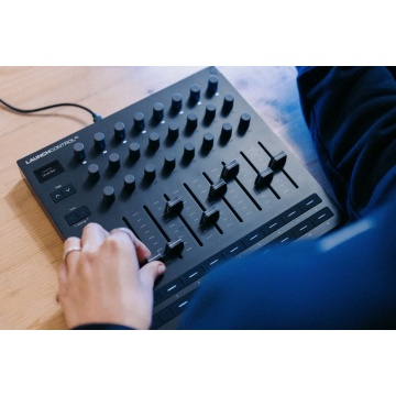 Novation Launch Control XL 3 - Controller MIDI DJ - Img 14