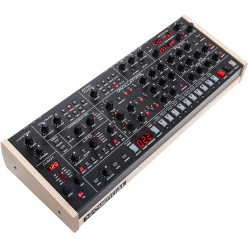 Sequential Trigon-6 Desktop Module - Sintetizator analog