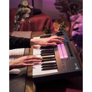 Novation FLkey Mini - Controller MIDI pentru FLStudio - Img 14