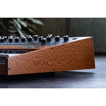 Sequential Prophet-10 Special Edition - Sintetizator analogic - Img 5