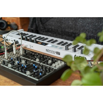 Arturia KeyStep 37 - Claviatura MIDI - Img 19
