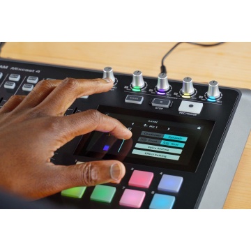 Tascam Mixcast 4 - Interfata audio podcast - Img 14