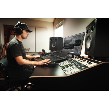 Universal Audio Apollo Twin X DUO Gen 2 Analog Classics Pro pt. Mac - Interfata audio Thunderbolt - Img 9