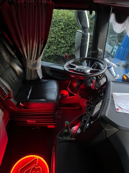 TAPETES SCANIA S COM LED - Img 2