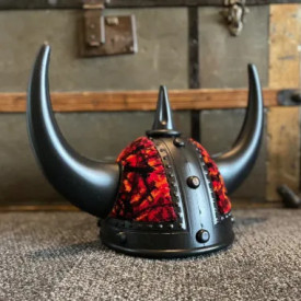 CAPACETE VIKING PRETO COM DANISH VERMELHO
