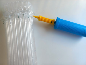 200 buc pungi protectie sticle gonflabile + pompa manuala - Img 2