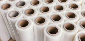 PACHET 6 ROLE 1,3 kg net/rola-124 ml, Folie stretch manual 50 cm*0.023 mm, 6 role/ pachet - Img 2