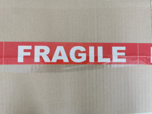 Banda adeziva imprimata Fragile