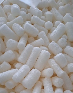 Fulgi (pufuleti) de ambalare biodegradabili - alb (sac 500 L)