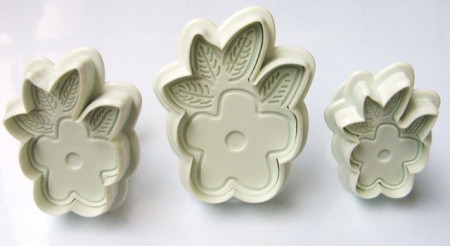 Fiore con Foglie. Set 3 Stampi espulsione Tagliapasta di varie misure.