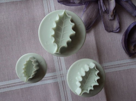 Agrifoglio. Set 3 Stampi espulsione Tagliapasta in varie misure.