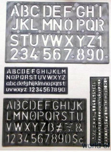 Set di 4 Stencils Letter Numeri e Simboli.