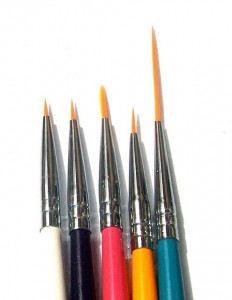 Set di 5 pennelli punta fine varie misure e dimensioni