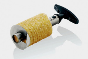 Strumento in acciaio per sbucciare e affettare un' Ananas. - Img 2