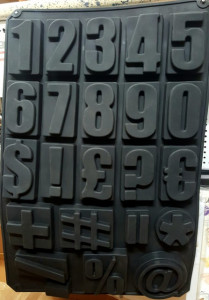 Numeri e Simboli. Stampo in silicone Professionale con Piastra 600x400. - Img 1