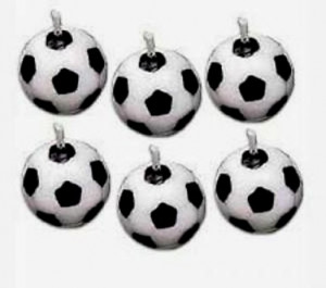 Set di 6 Candeline a forma di pallone da calcio. Wilton