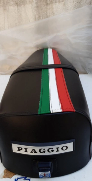 SELLA NERA CON TELAIO FERRO MOLLE VESPA PX 125 150 200 TRICOLORE ITALIA - Img 3