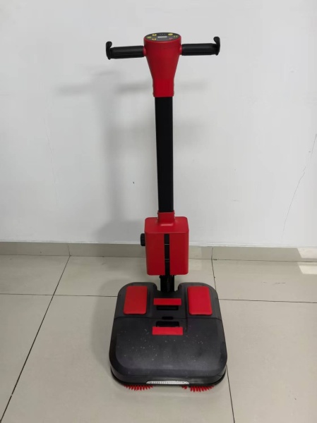 Lavasciuga pavimenti semi-trazionata professionale a batteria Novità 2025 - Img 4