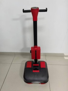 Lavasciuga pavimenti semi-trazionata professionale a batteria Novità 2025 - Img 4