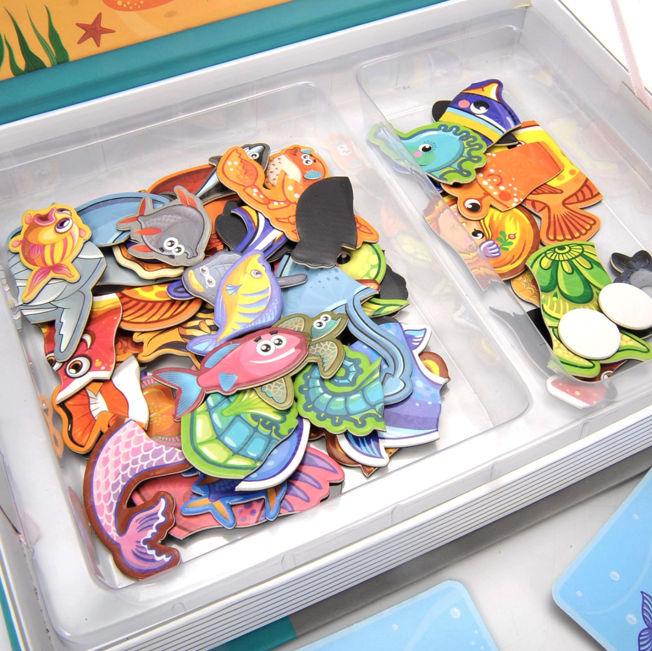 Carte cu 14 Puzzle Magnetic Magia Creaturilor Marine, 61 piese - 2 | YEO