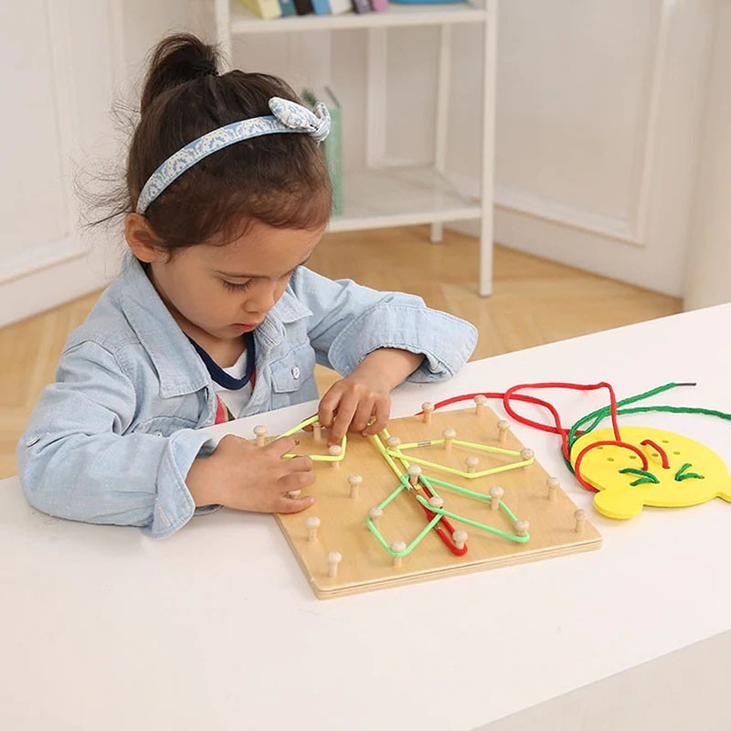 Joc din lemn Montessori Geoboard Snururi si Elastice cu 2 table - 2 | YEO