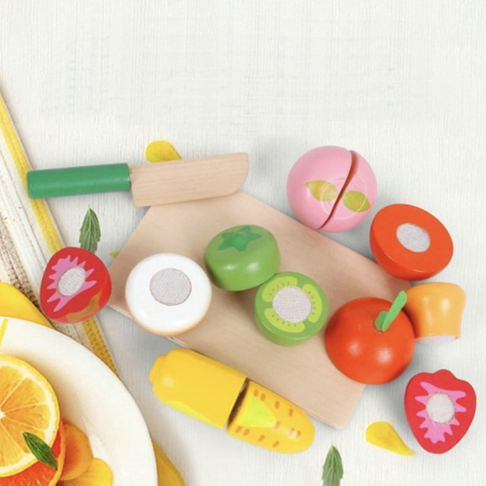 Set Cutie cu Tocator, Fructe și Legume din Lemn - 2 | YEO