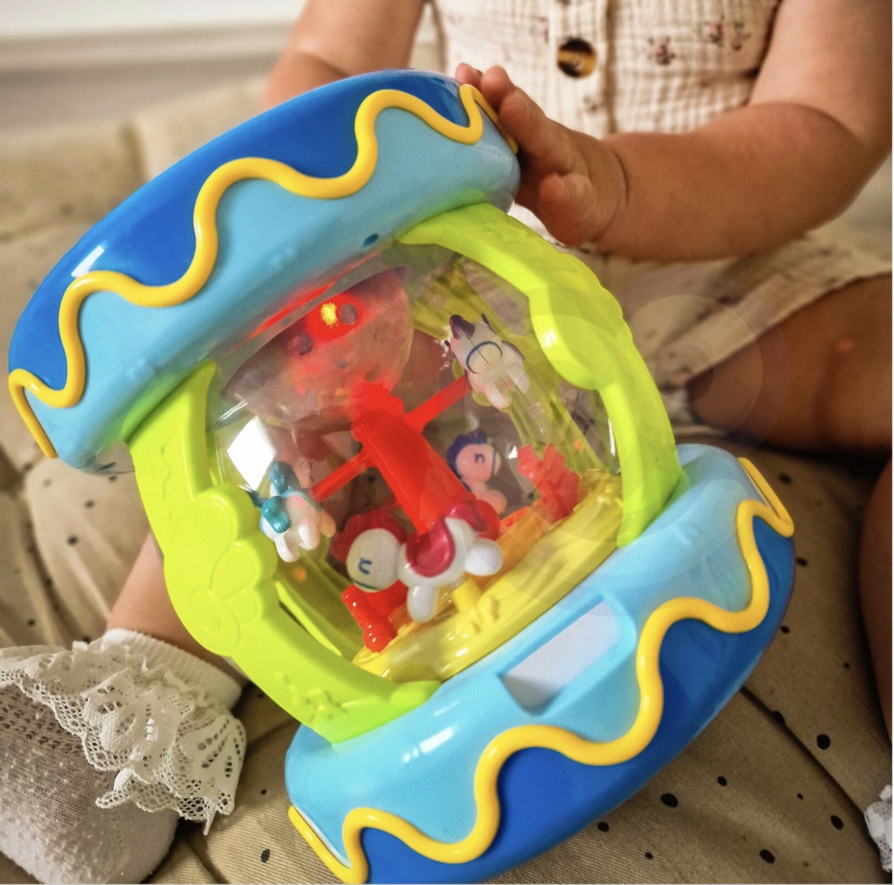 Tobita interactiva cu carusel, muzica si lumini - lampa de veghe - 3 | YEO