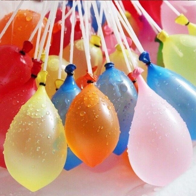 Set 111 Baloane Colorate pentru Apa, cu Sistem de Prindere - 1 | YEO