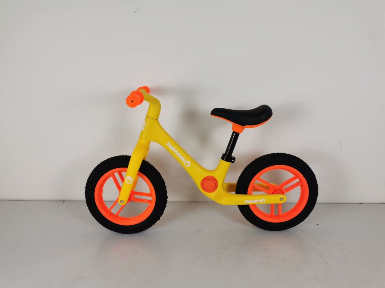 Bicicleta fara pedale pentru echilibru, 159 galben cu portocaliu - 1 | YEO