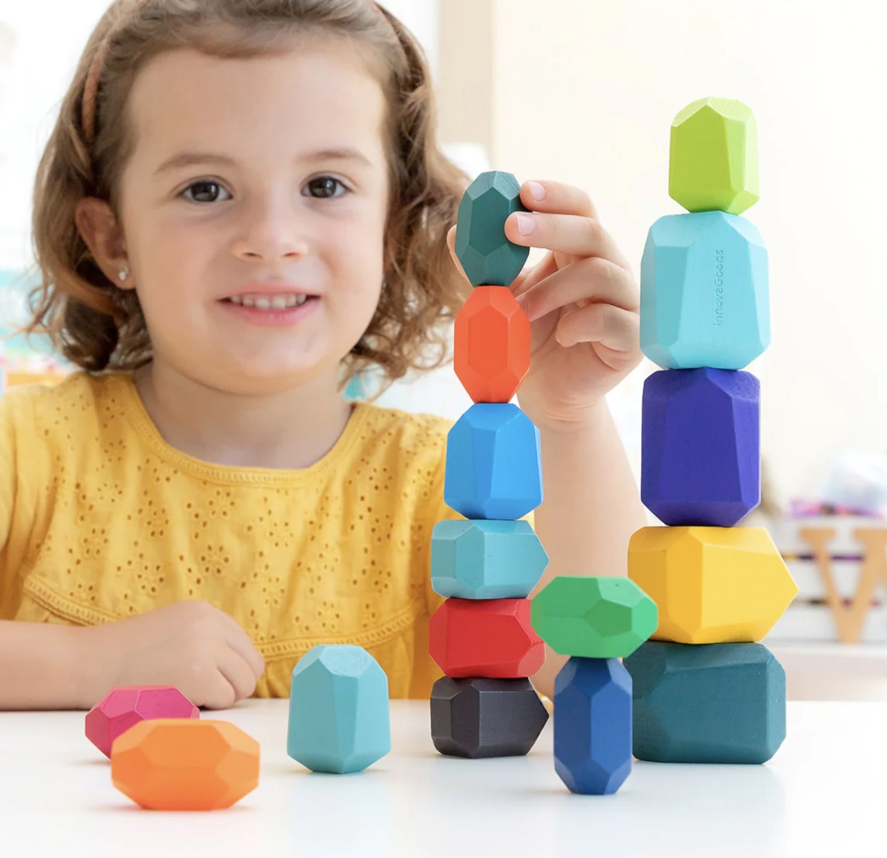 Joc Montessori Pietre colorate cu fatete pentru construit, din lemn, 16 piese - 1 | YEO