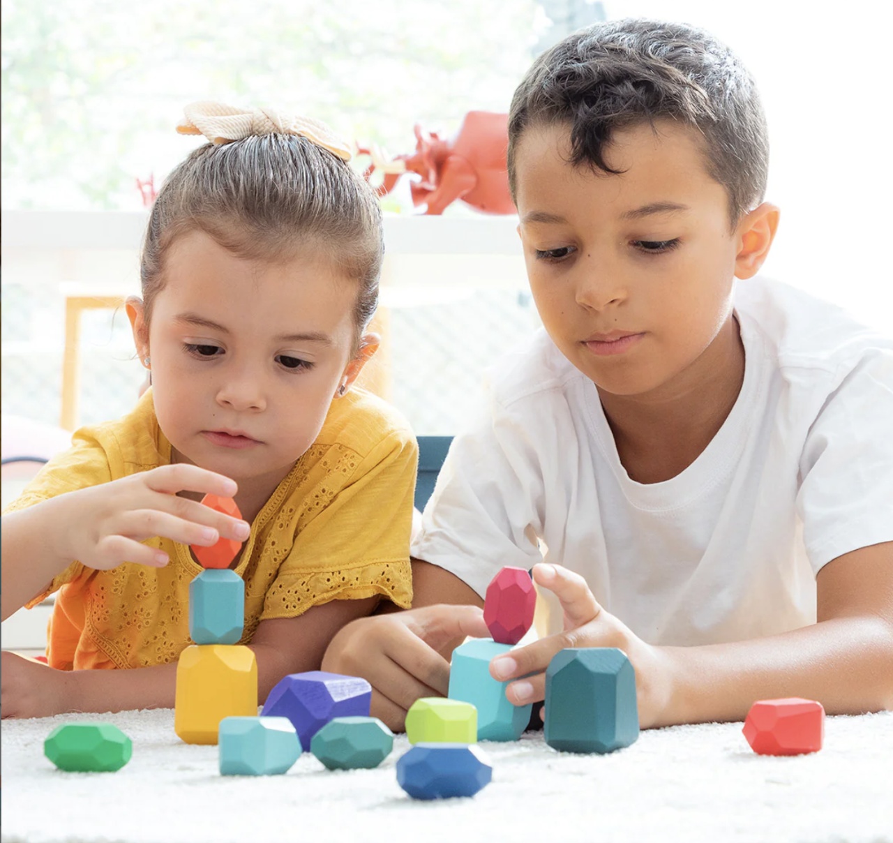 Joc Montessori Pietre colorate cu fatete pentru construit, din lemn, 16 piese - 3 | YEO