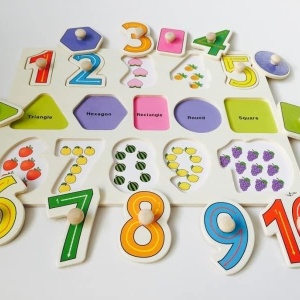 Puzzle Si Incastru Din Lemn Cu Cifre Si Forme Geometrice Cu Buton Si Imagini - Img 4