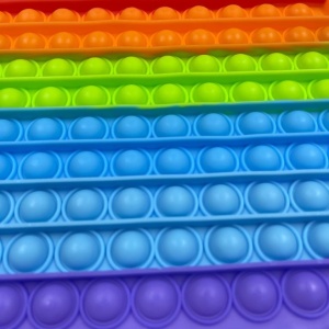 Jucarie POP IT!, GIGANT antistres, din silicon, BUFNITA cu ochi Rainbow, 29 cm - Img 4