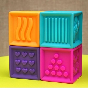 Set 10 cuburi plastic moale pentru bebelusi, cu texturi si cifre - Img 5