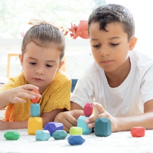 Joc Montessori Pietre colorate cu fatete pentru construit, din lemn, 36 piese - Img 7
