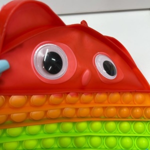 Jucarie POP IT!, GIGANT antistres, din silicon, BUFNITA cu ochi Rainbow, 29 cm - Img 5