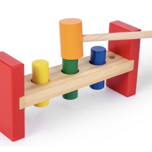 Banc din lemn cu sortator de 3 tije colorate si ciocanel - Img 2