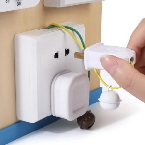 Centru Cub cu activitati multiple, tip Busy Board, din lemn - Img 4