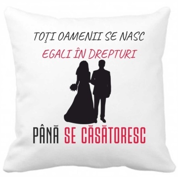 Perna 40 x 40 cm personalizata cu imprimeu "Toti oamenii se nasc egali..." , poliester, alba,, CRD PRINT